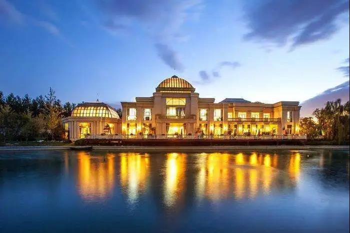 逐夢(mèng)深藍(lán)凈水技術(shù)無(wú)氯泳池 逐夢(mèng)深藍(lán)凈水技術(shù)無(wú)氯泳池