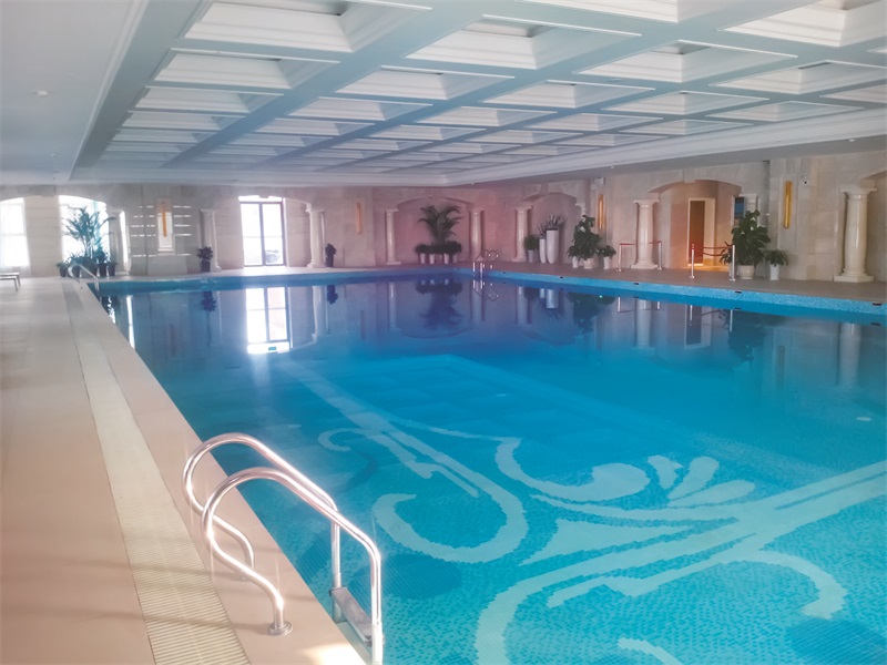 別墅地下室游泳池,地下室游泳池