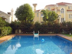 <b>別墅小院裝游泳池夠嗎？6㎡迷你泳池方案，孩子能嬉水，還不占花園空間！</b>