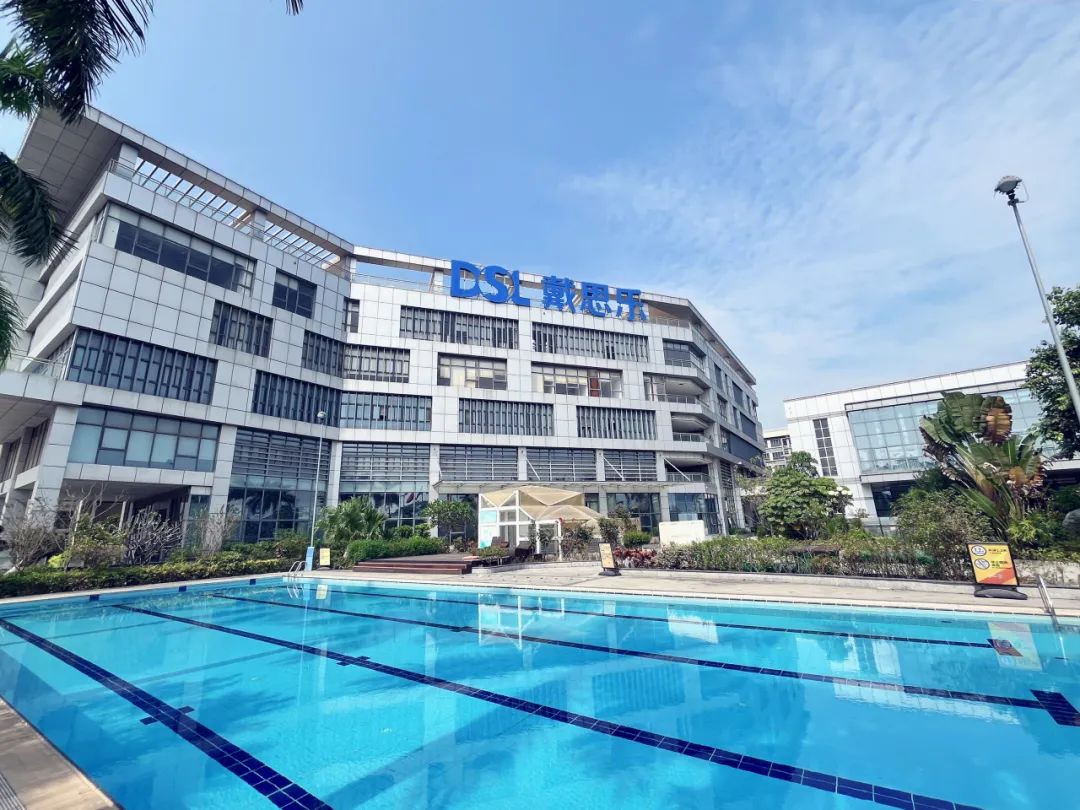 游泳池水底吸塵器,泳池水底吸污機,游泳池吸污機