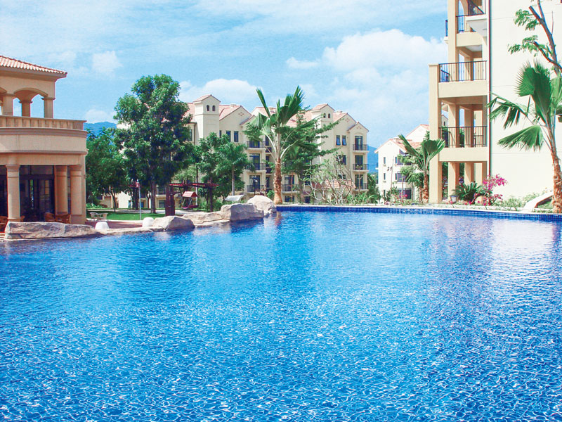 游泳池清潔機器人,泳池清潔機器人,游泳池智能機器人,游泳池吸污機